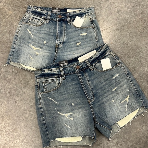 NWT Treasure Bond Distressed Shorts - Picture 2 of 8
